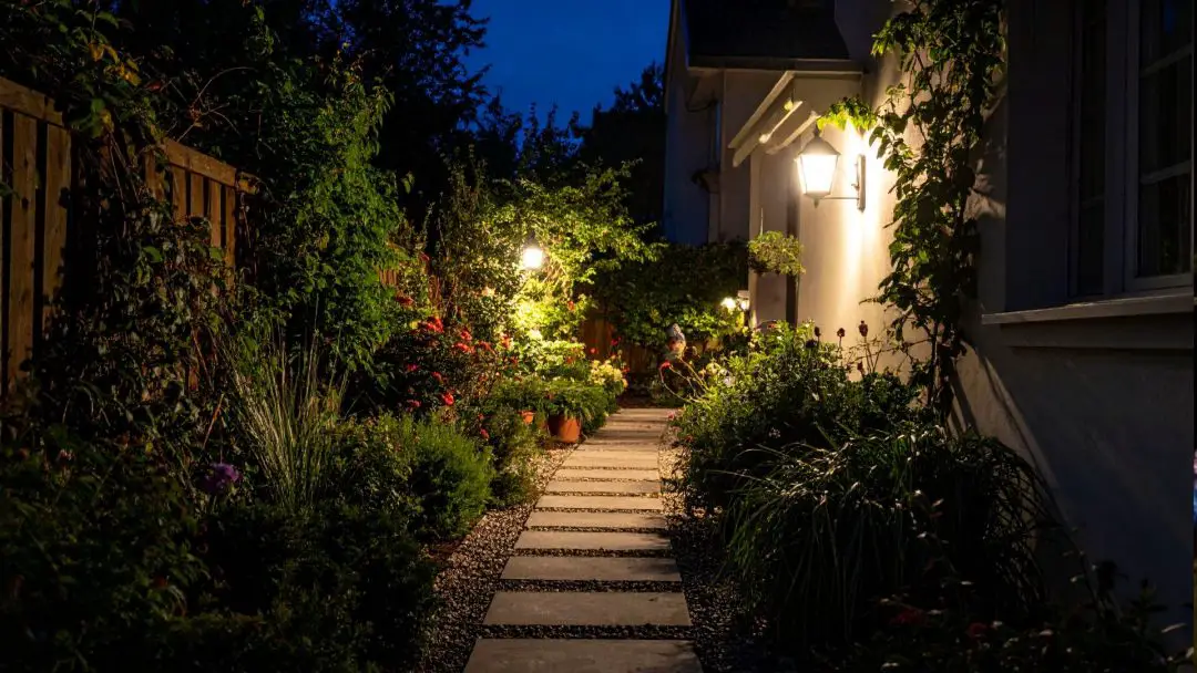 outdoor lighting tips