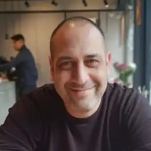 Picture of Arik Akunis